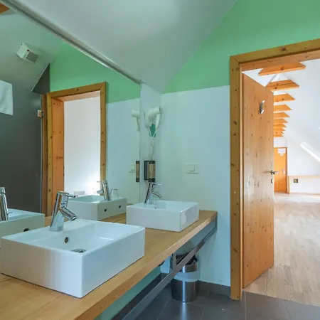 Jelka Pokljuka מלון