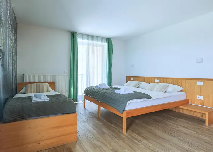 伯祖卡耶尔卡酒店 酒店 3*