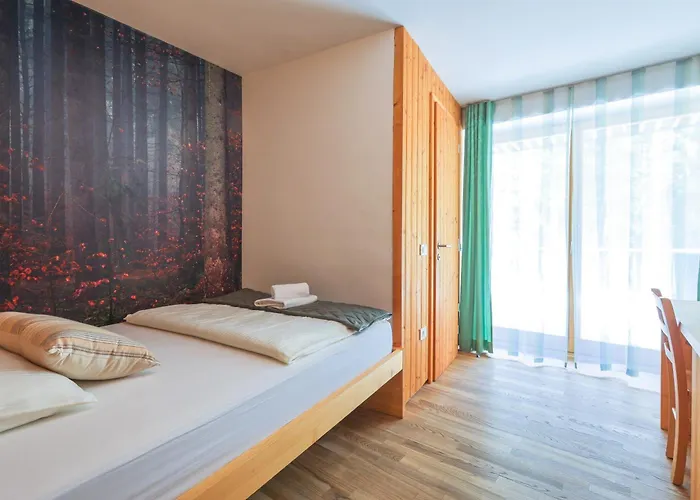 伯祖卡耶尔卡酒店 3*