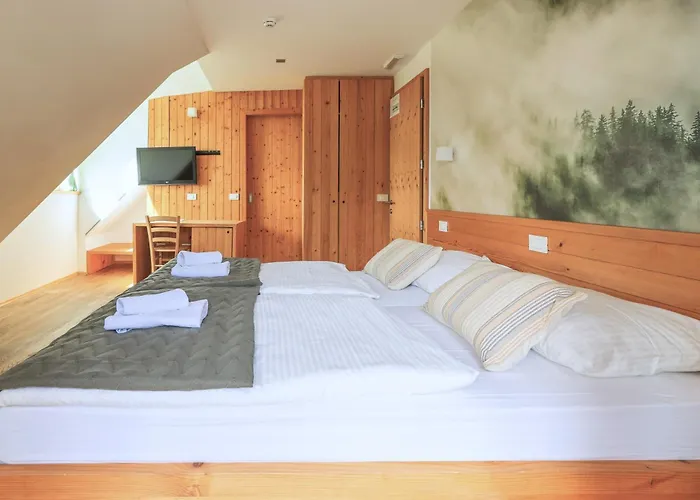 伯祖卡耶尔卡酒店 Goreljek